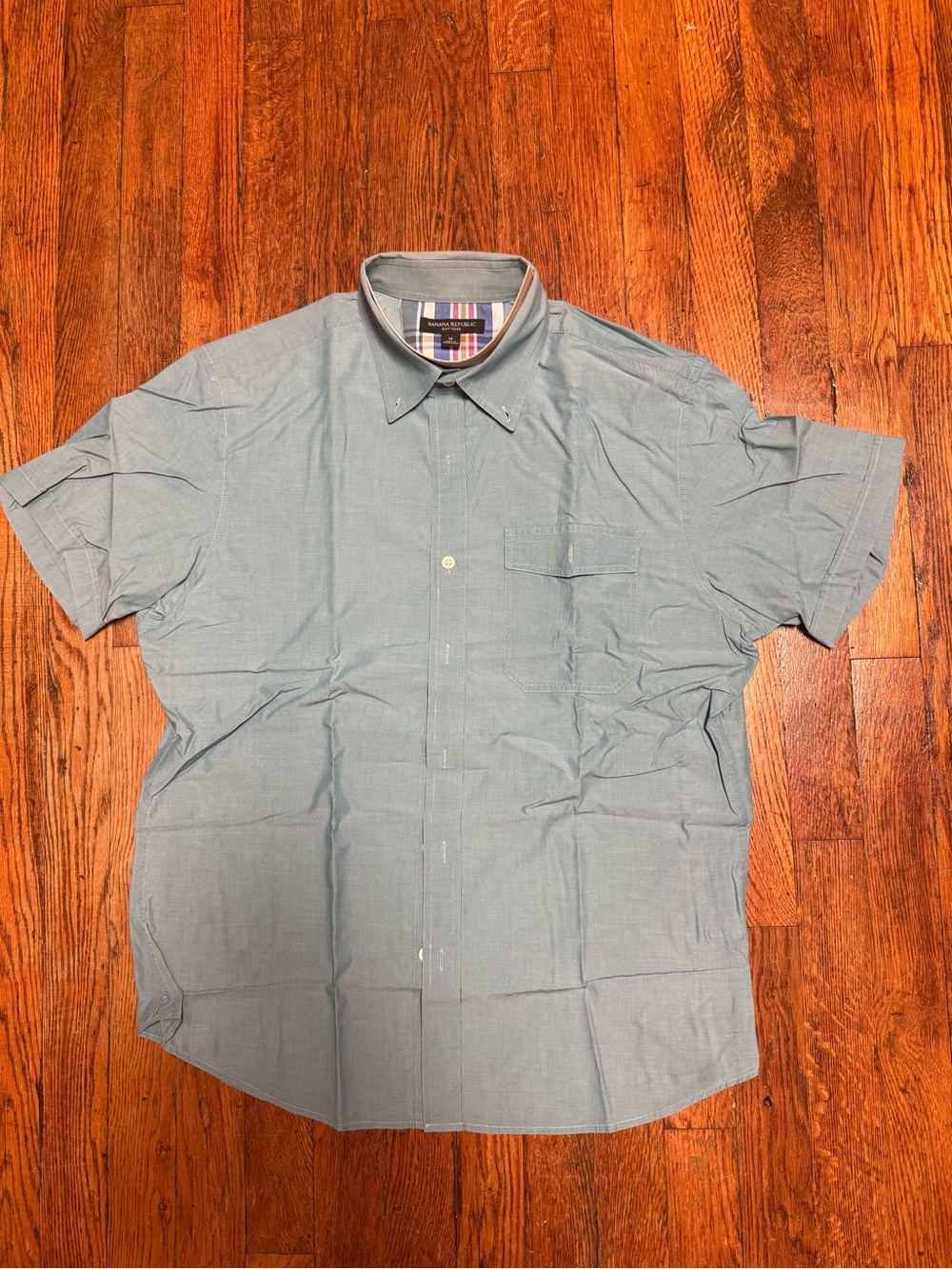 NWT Banana Republic Men's Short-Sleeve Button-Down Shirt in Light Blue